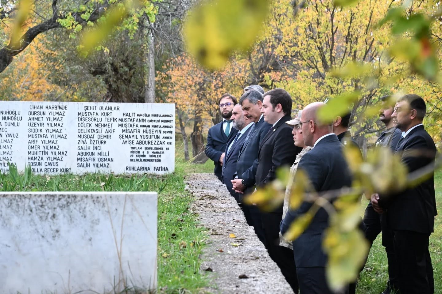 İspir&rsquo;deki heyelan b&ouml;lgesine kaya tahkimatı  yapılıyor
