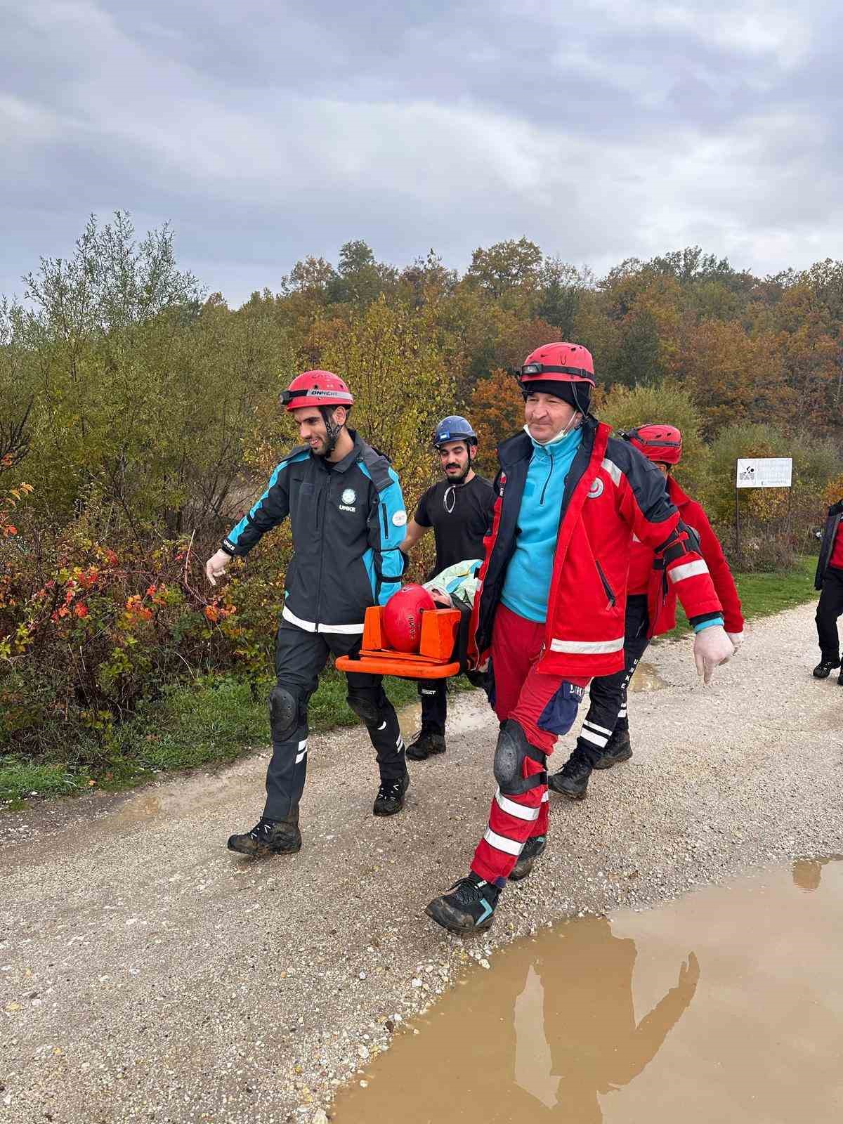 Bilecik&rsquo;te 6,2 b&uuml;y&uuml;kl&uuml;ğ&uuml;ndeki yaşanabilecek bir depremin tatbikatı yapıldı
