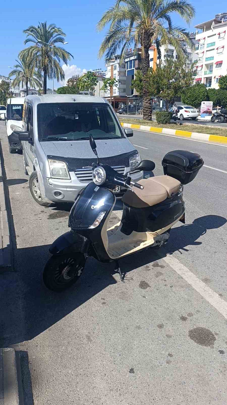 Manavgat’ta 4,25 promil alkollü motosiklet sürücüsü kazada yaralandı