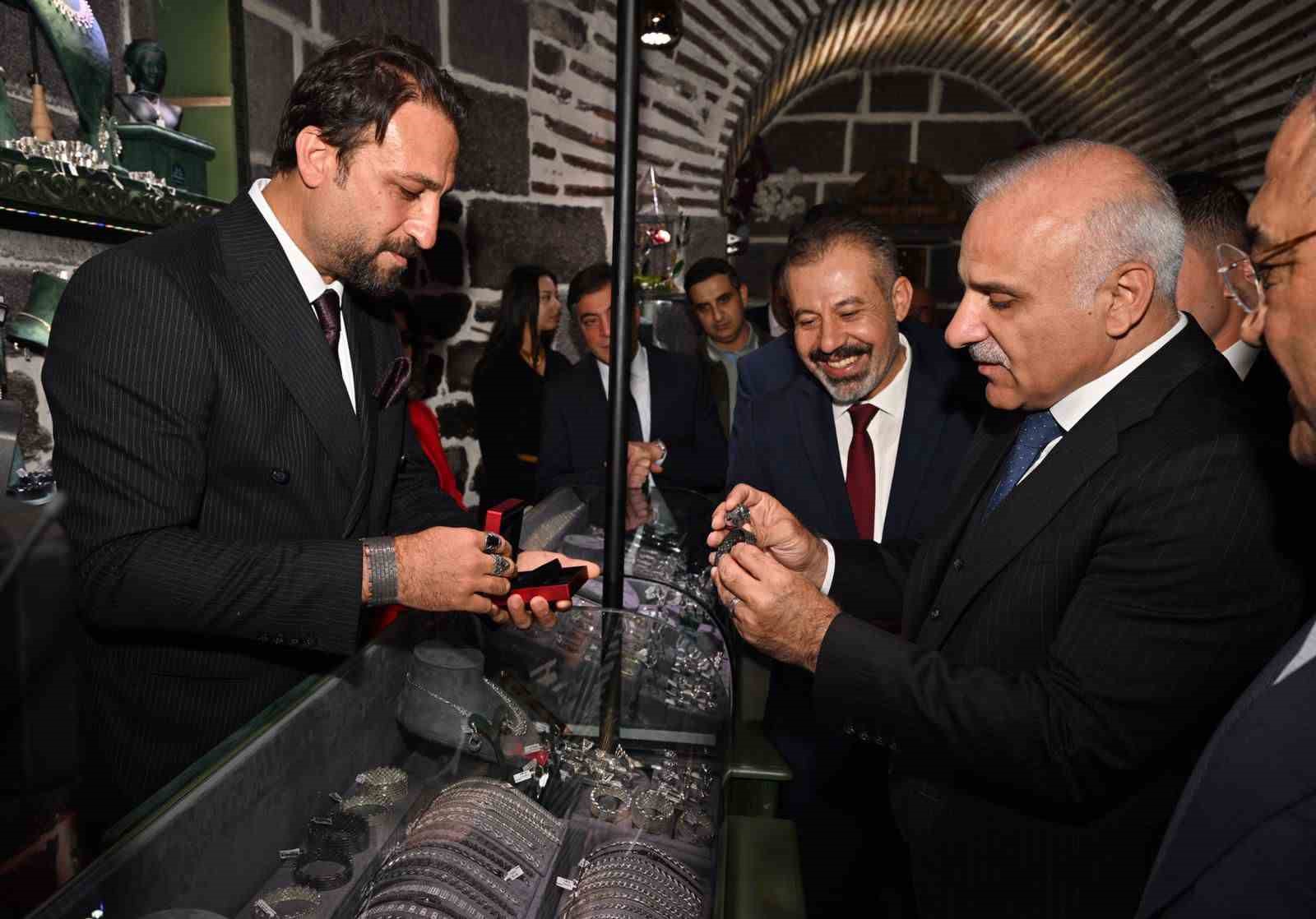 Diyarbakır Hasırevi açıldı 3 Diyarbakır Hasırevi açıldı