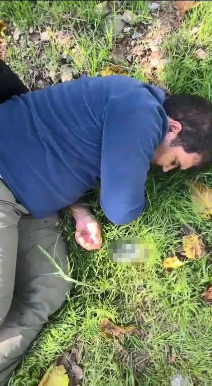 Gazetecileri önce tehdit sonra darp edip telefonu gasp ettiler