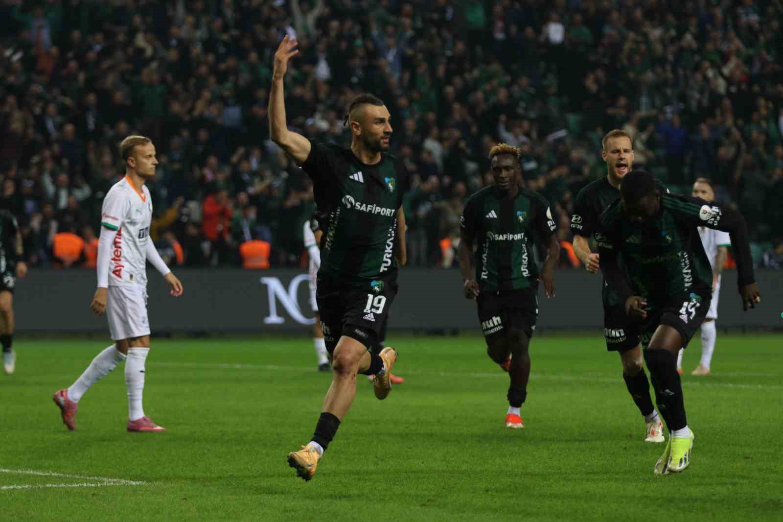 Trendyol Süper Lig: Kocaelispor: 2 - Alanyaspor: 0 (Maç sonucu)
