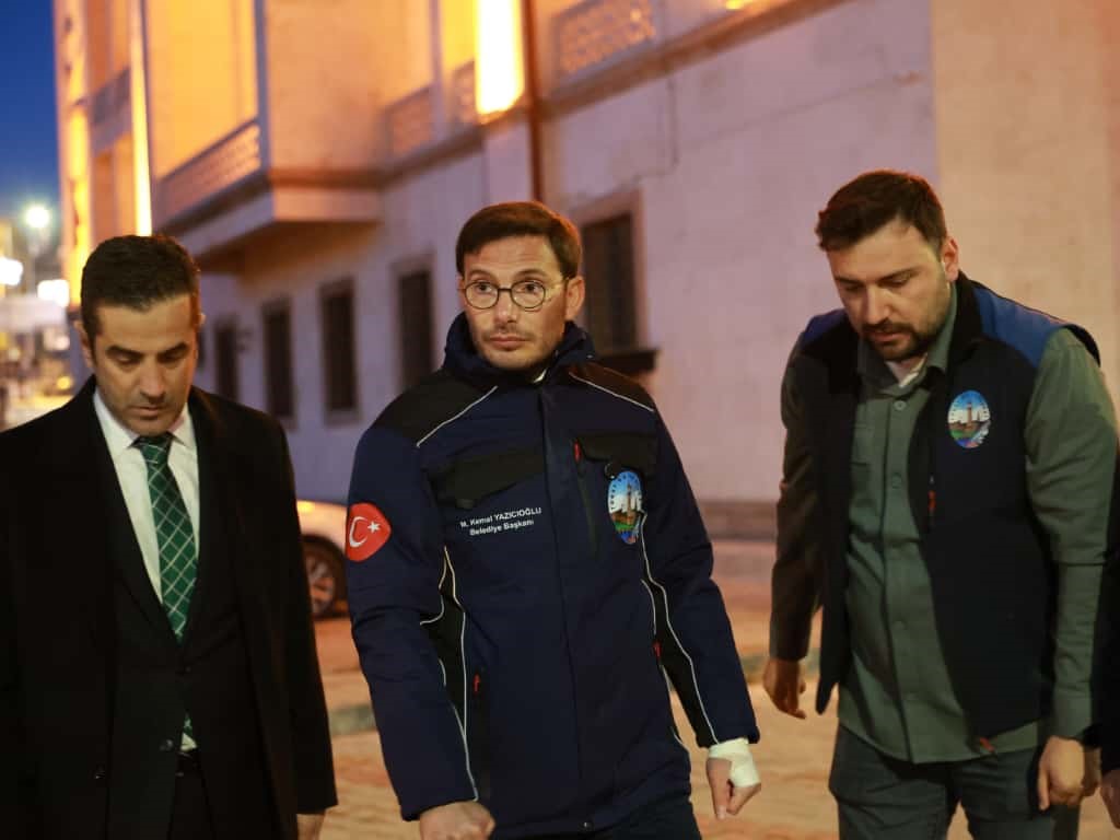 Yazıcıoğlu: "Üretken belediyecilik anlayışıyla Tokat’a tam kadro hizmet ediyoruz"