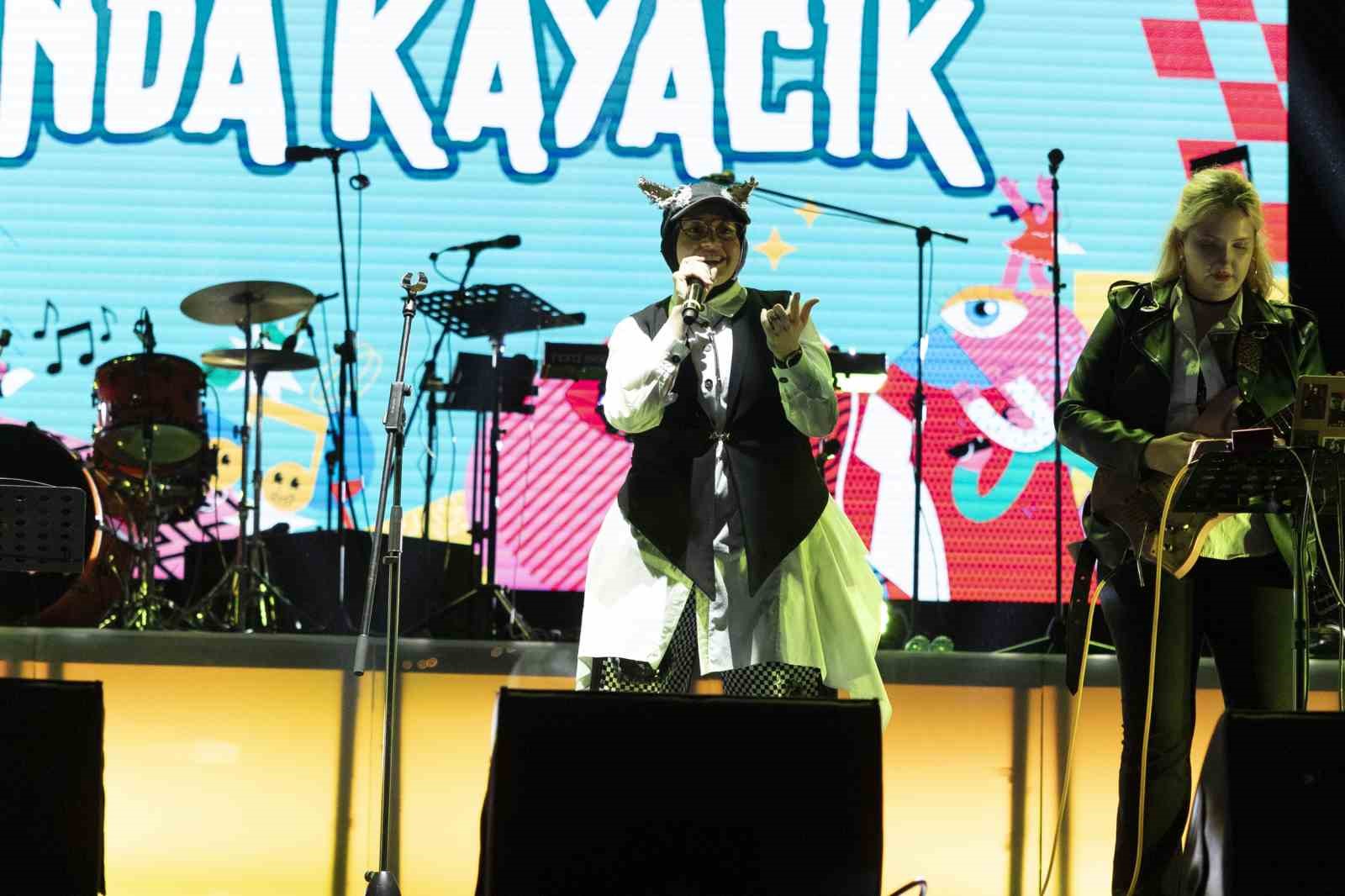 Mersin Gen&ccedil;lik Festivali coşkuyla başladı
