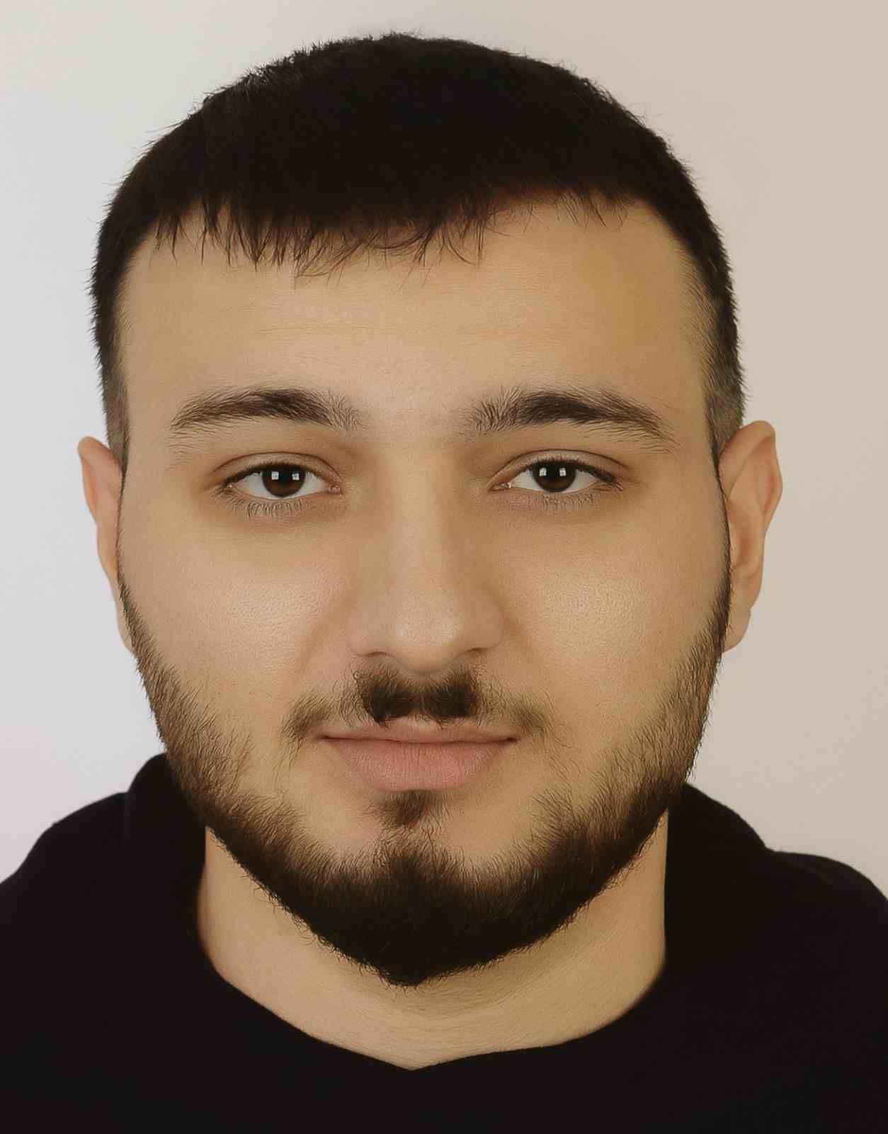 Otomobil tırın altına girdi: S&uuml;r&uuml;c&uuml;n&uuml;n kimliği otopside belirlendi
