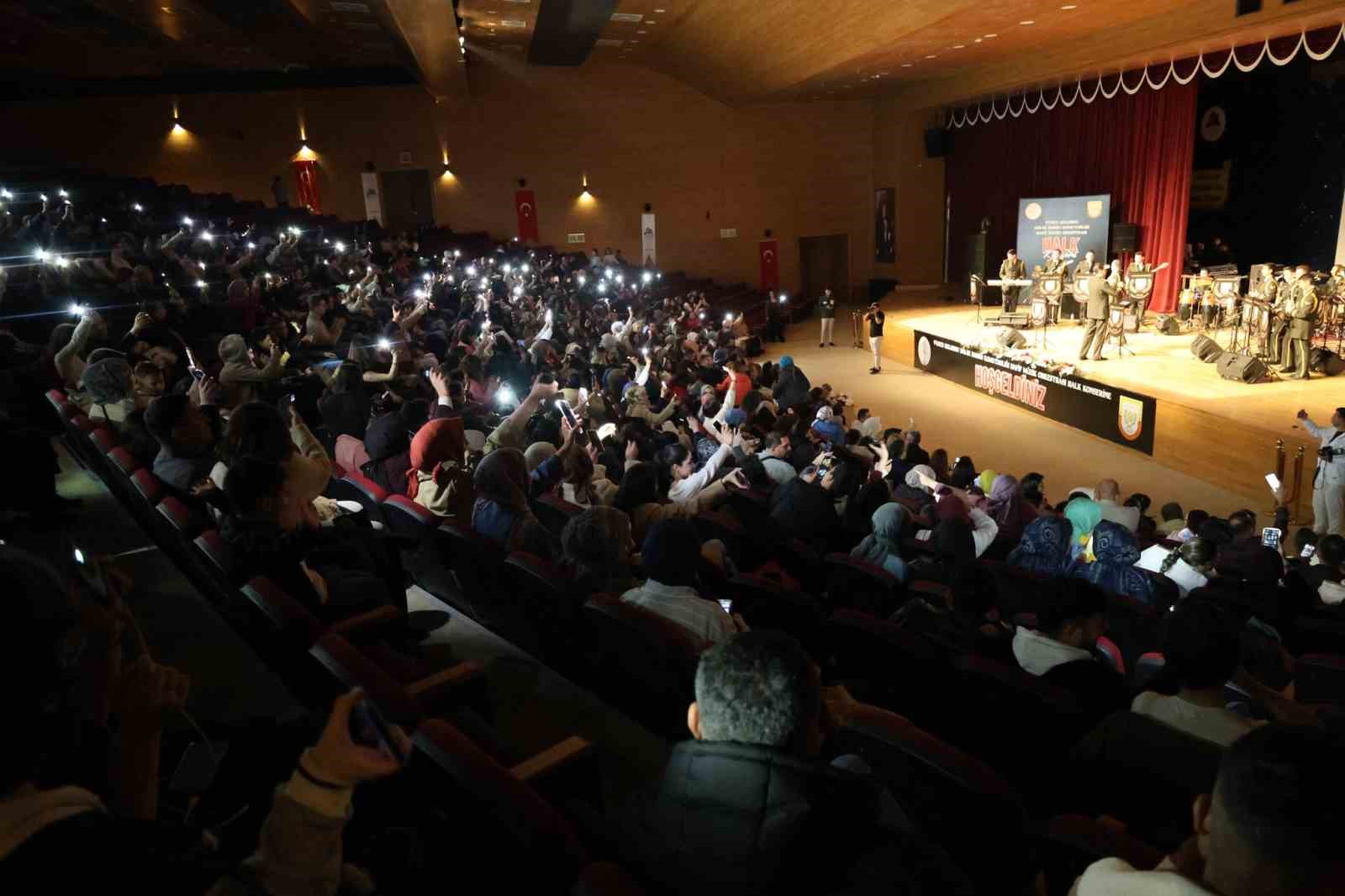 Ağrı’da 90’lar rüzgârı esti