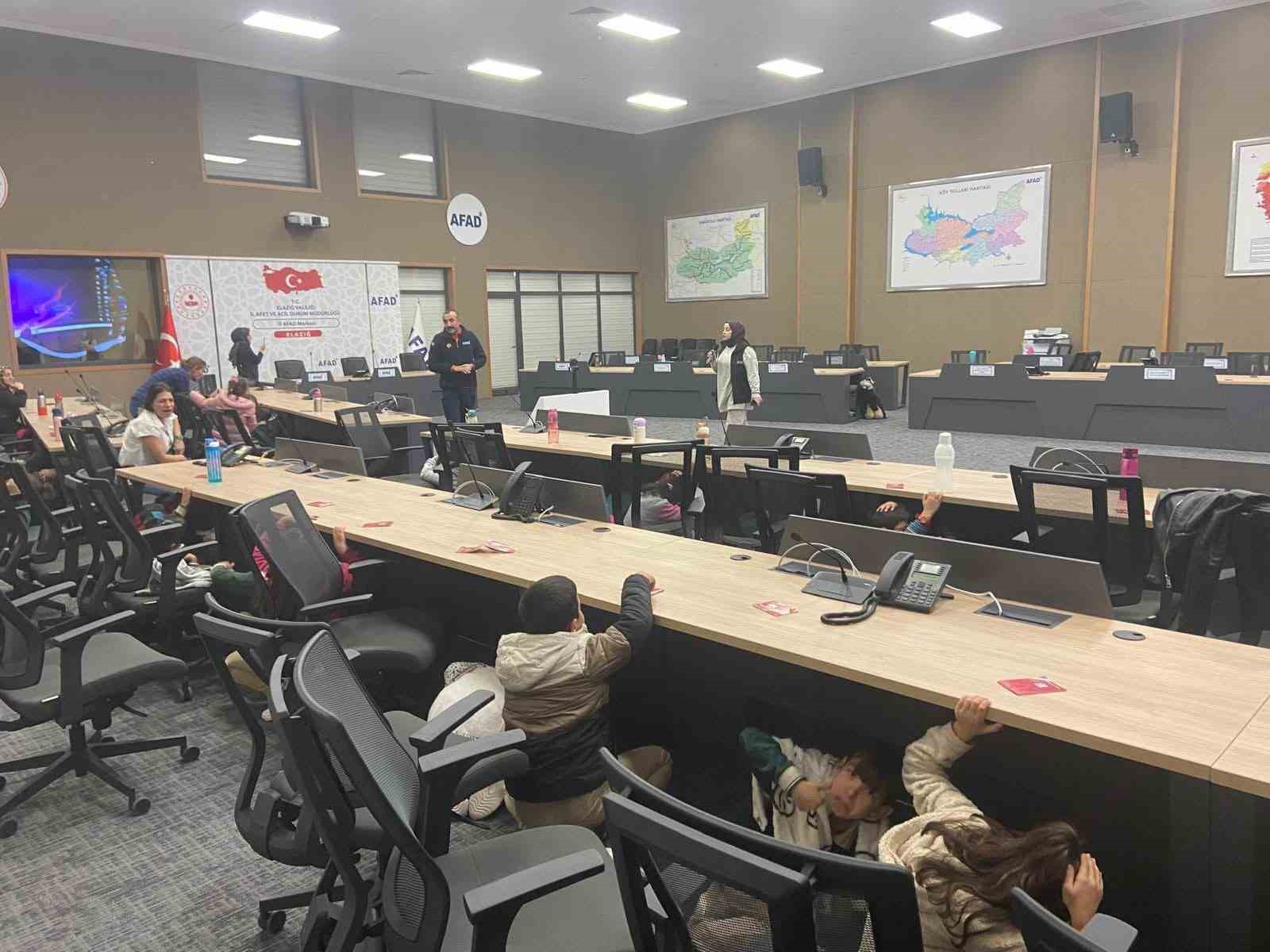 Elazığ’da öğrencilere afet farkındalık eğitimi