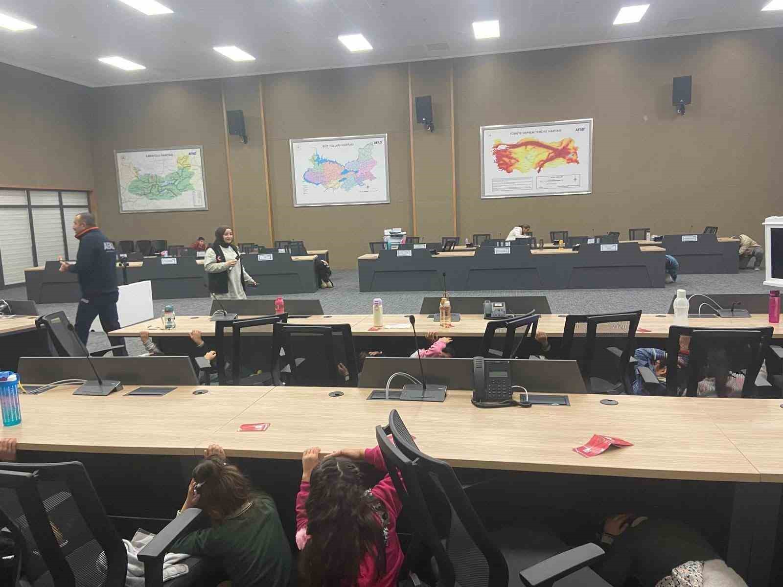 Elazığ&rsquo;da &ouml;ğrencilere afet farkındalık eğitimi
