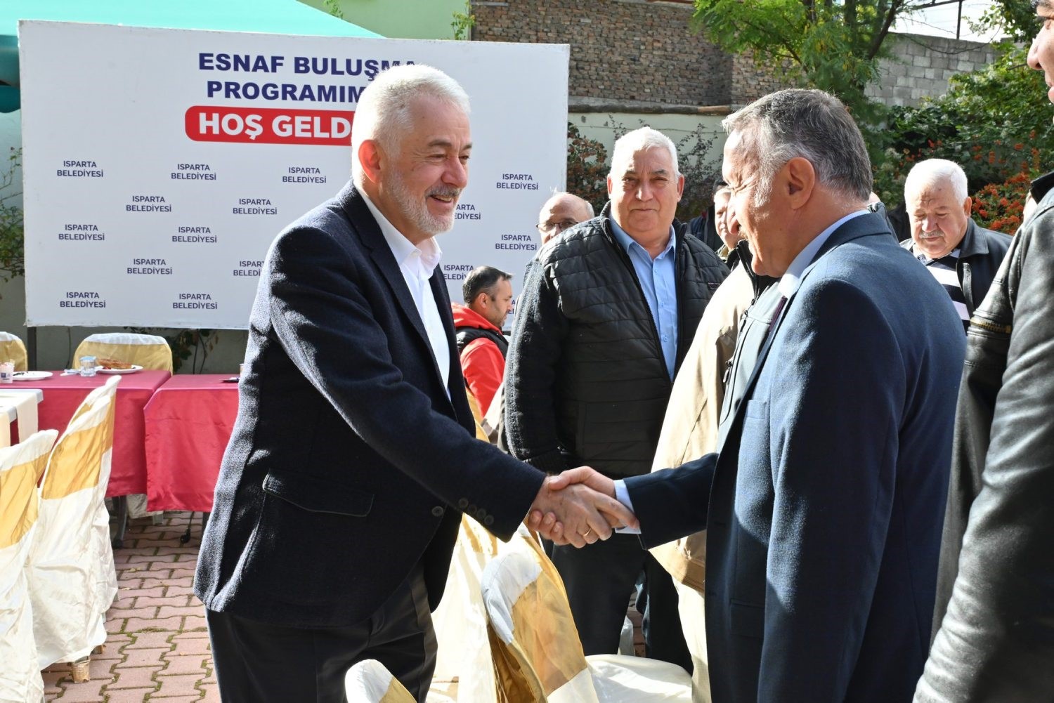 Başkan Başdeğirmen: "Göreve geldiğimizden beri hem tamircilik hem temizlikçilik yapıyoruz"