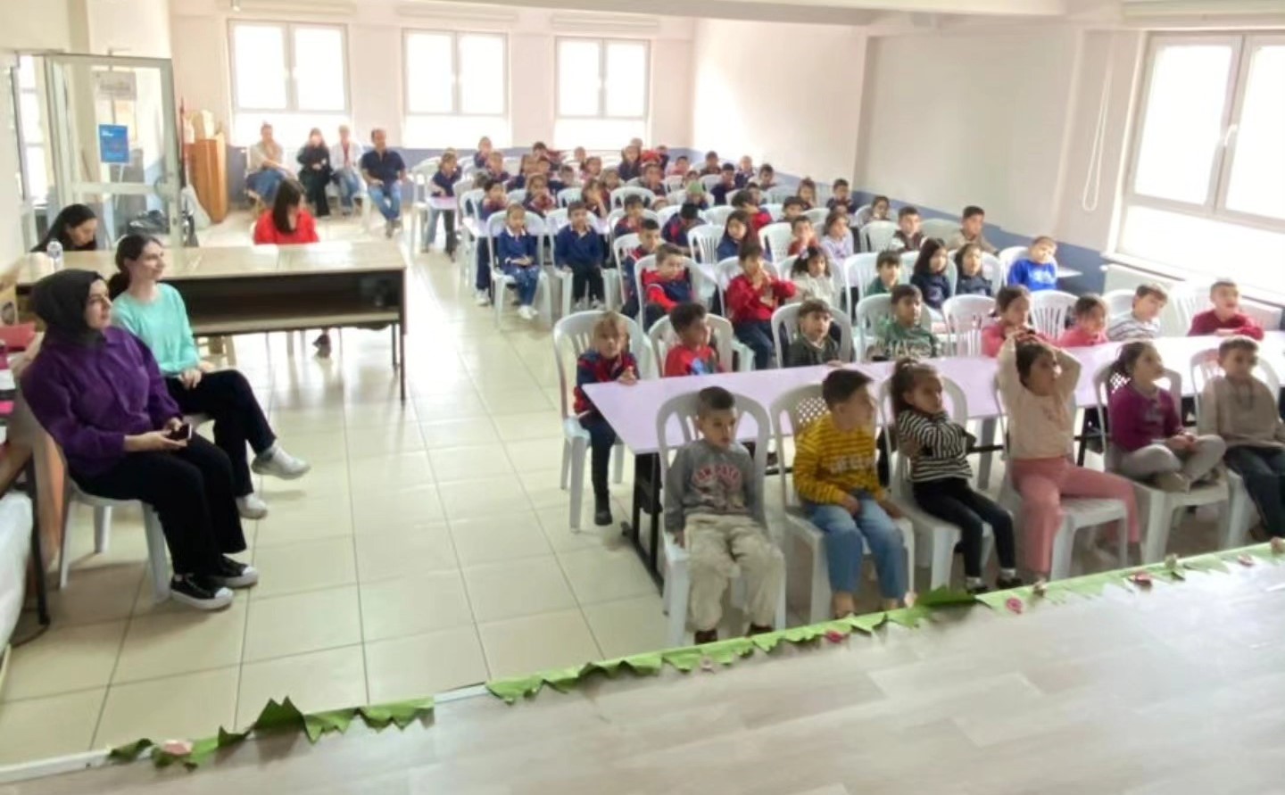 &Ouml;ğrenciler afetler ve 112 Acil &Ccedil;ağrı Merkezi hakkında bilgilendirildi
