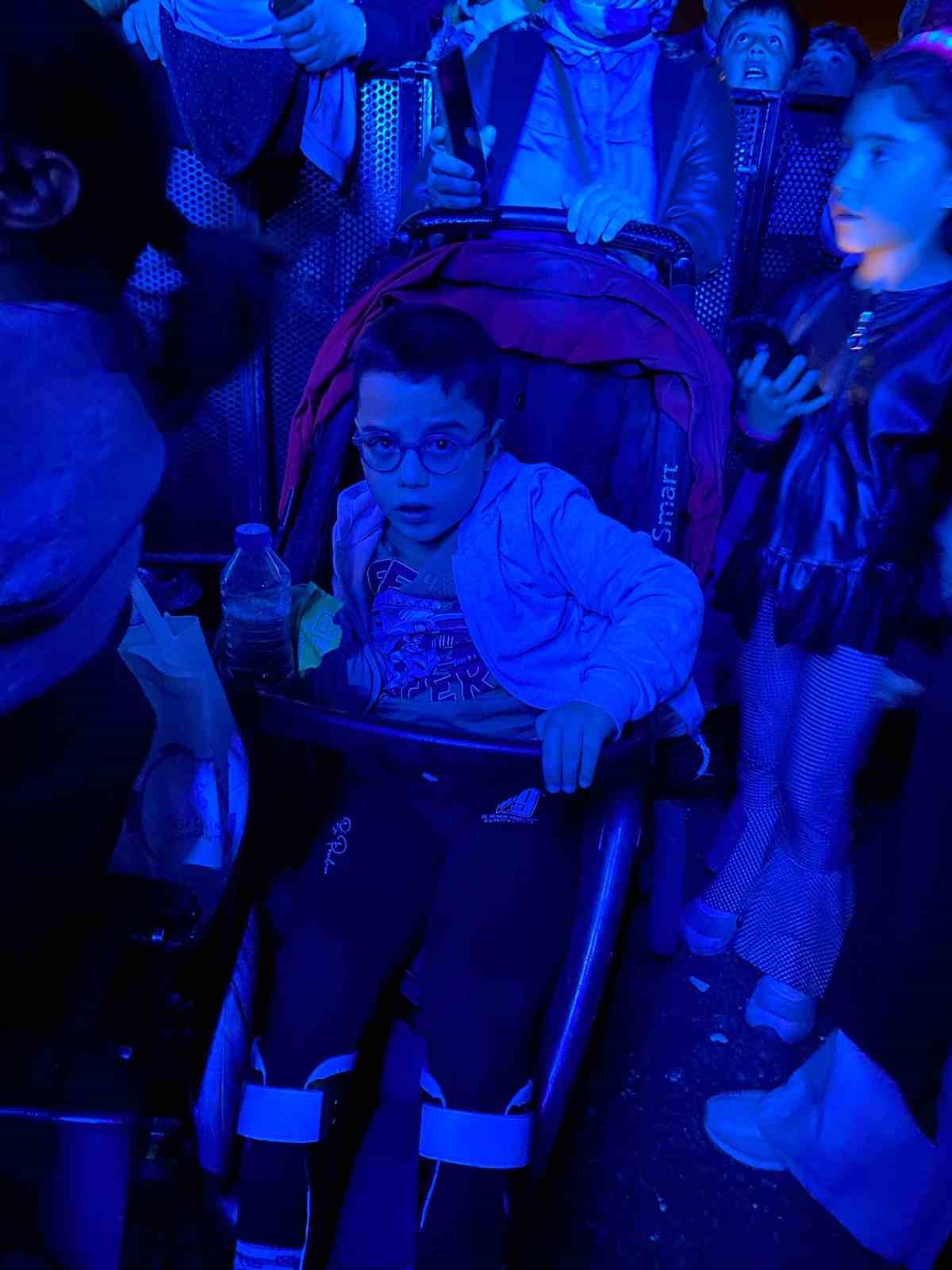 Validen engelli &ccedil;ocuğa anlamlı destek
