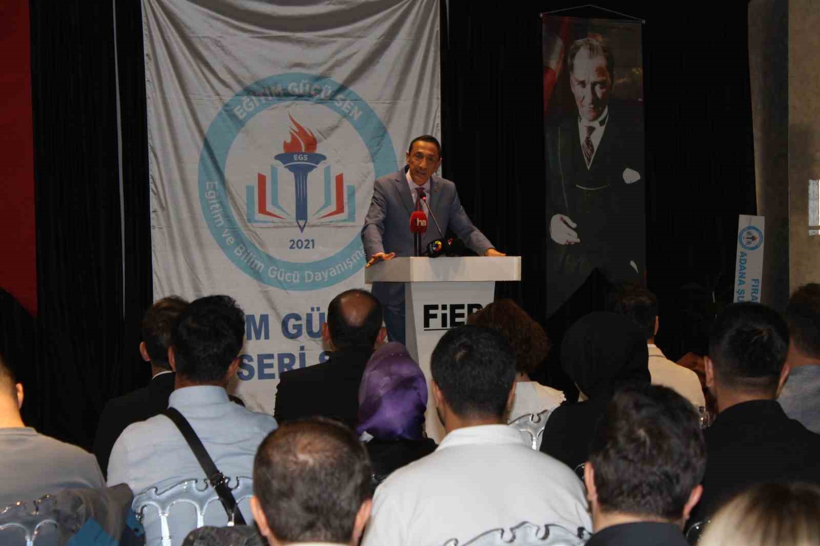 Başkan &Ouml;zat: "Bizim tek g&uuml;ndemimiz eğitim &ccedil;alışanlarının haklarını savunmak"
