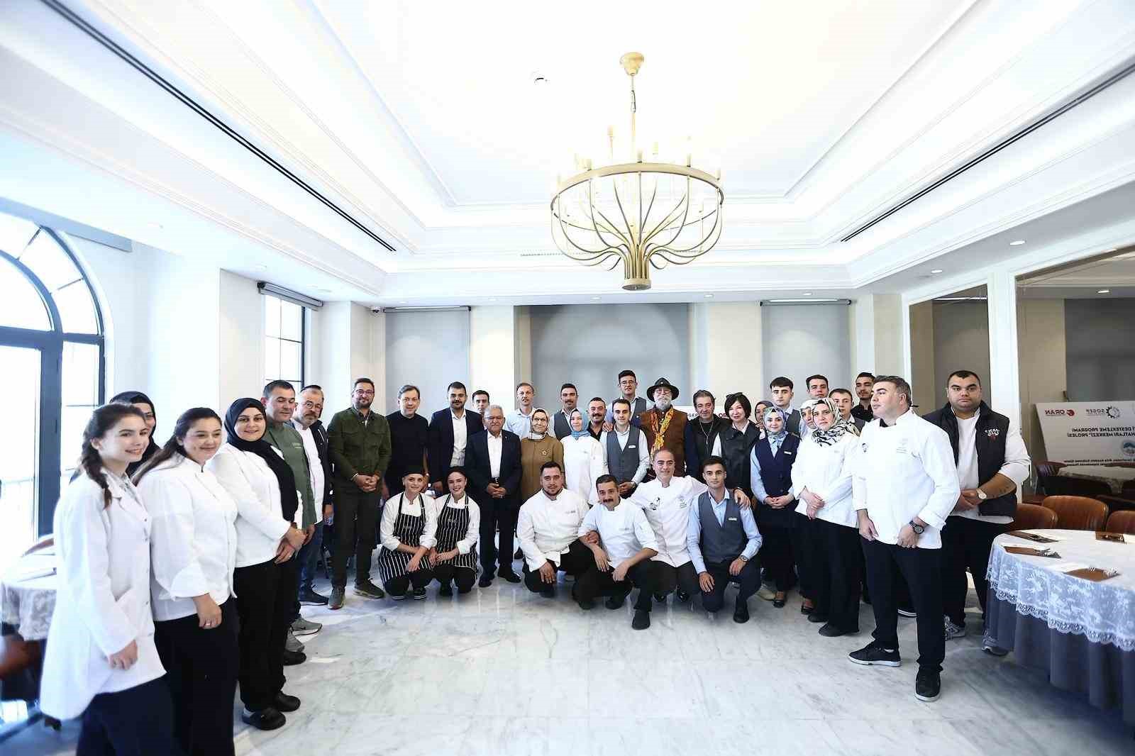 Başkan B&uuml;y&uuml;kkılı&ccedil; ve eşi, &uuml;nl&uuml; şeflerle Kayseri Yağlaması yaptı
