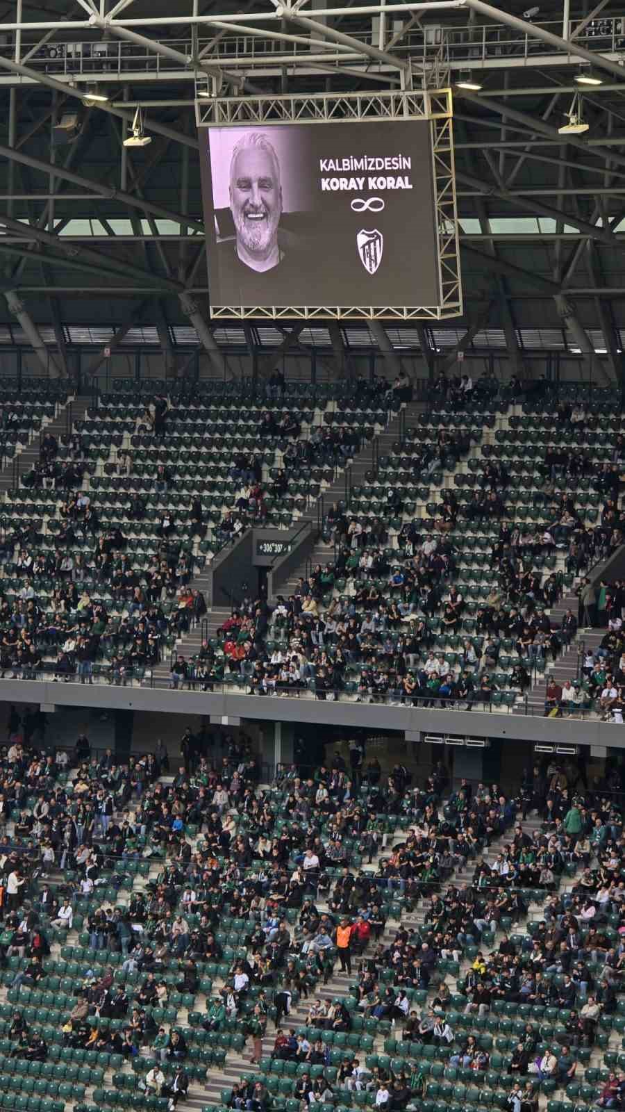 Kocaelispor, Gri Koray&rsquo;ı unutmadı
