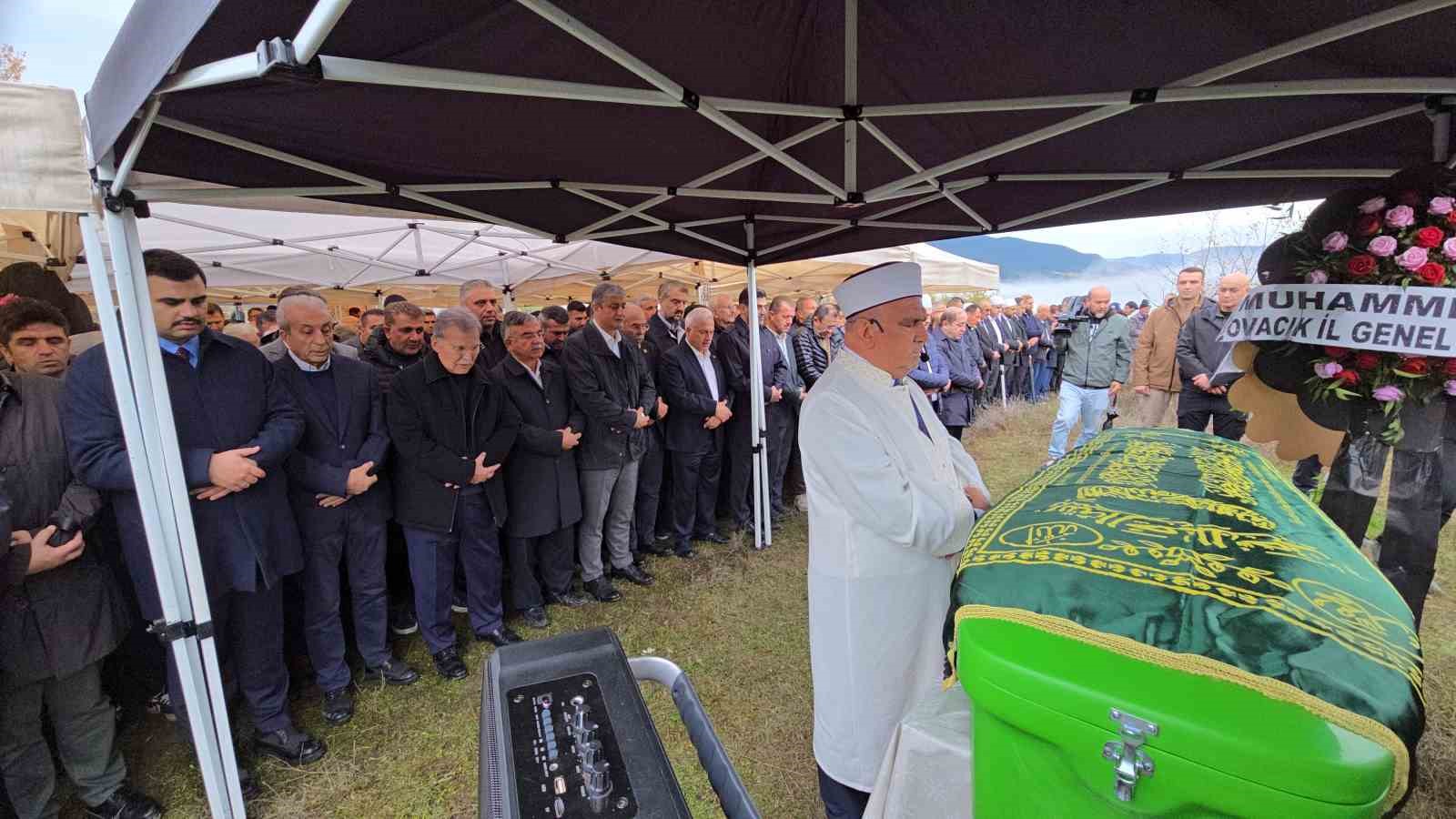 Eski TBMM Başkanı Mehmet Ali Şahin’in babası toprağa verildi