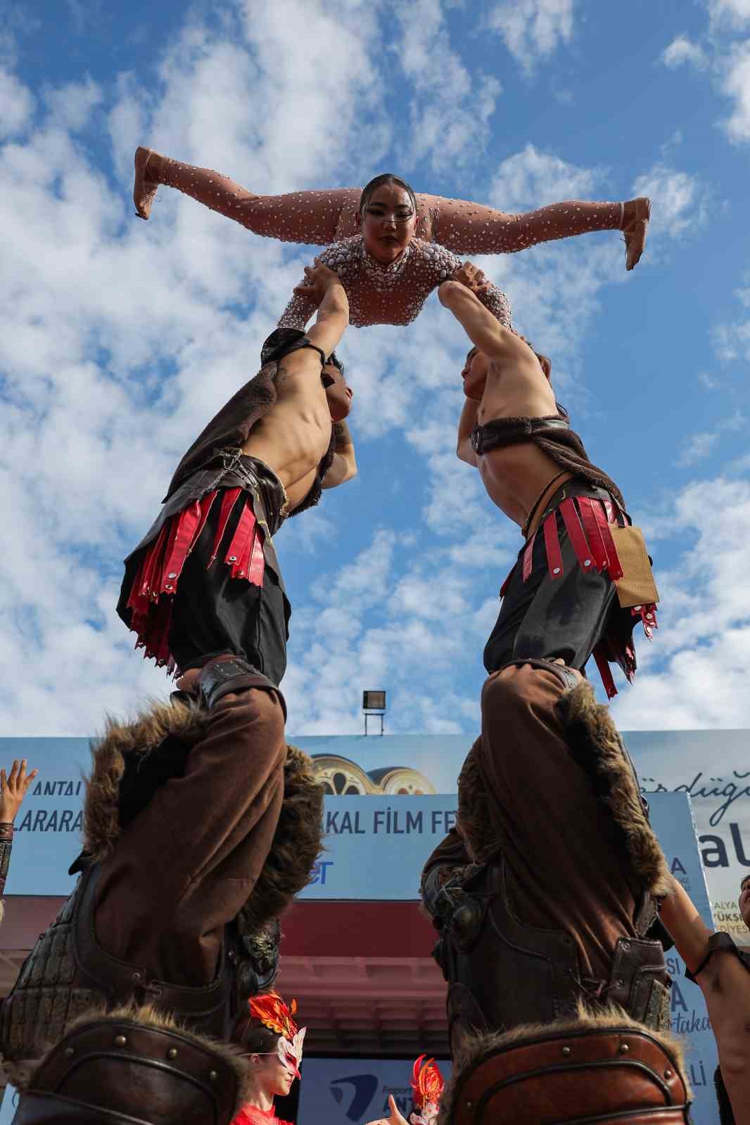 Antalya sokaklarında "Altın Portakal" coşkusu