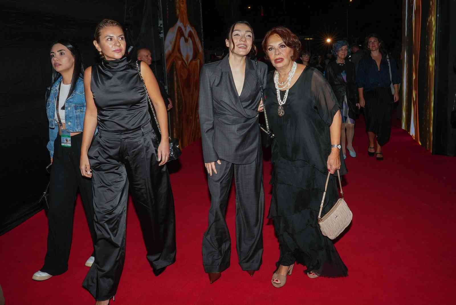 62. Uluslararası Antalya Altın Portakal Film Festivali kırmızı halı geçişiyle başladı