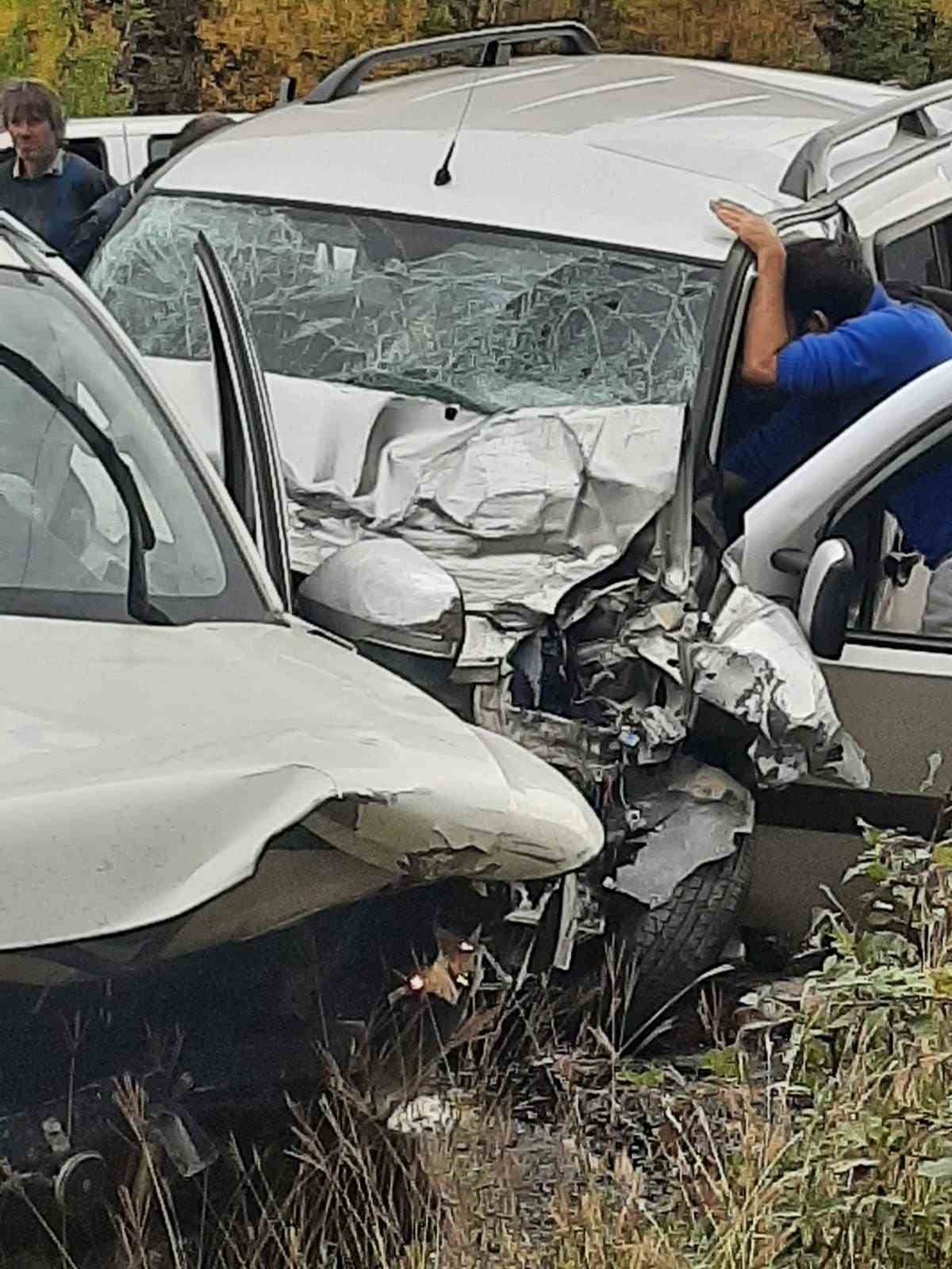 Şavşat’taki zincirleme kazada yaralanan genç hastanede hayatını kaybetti
