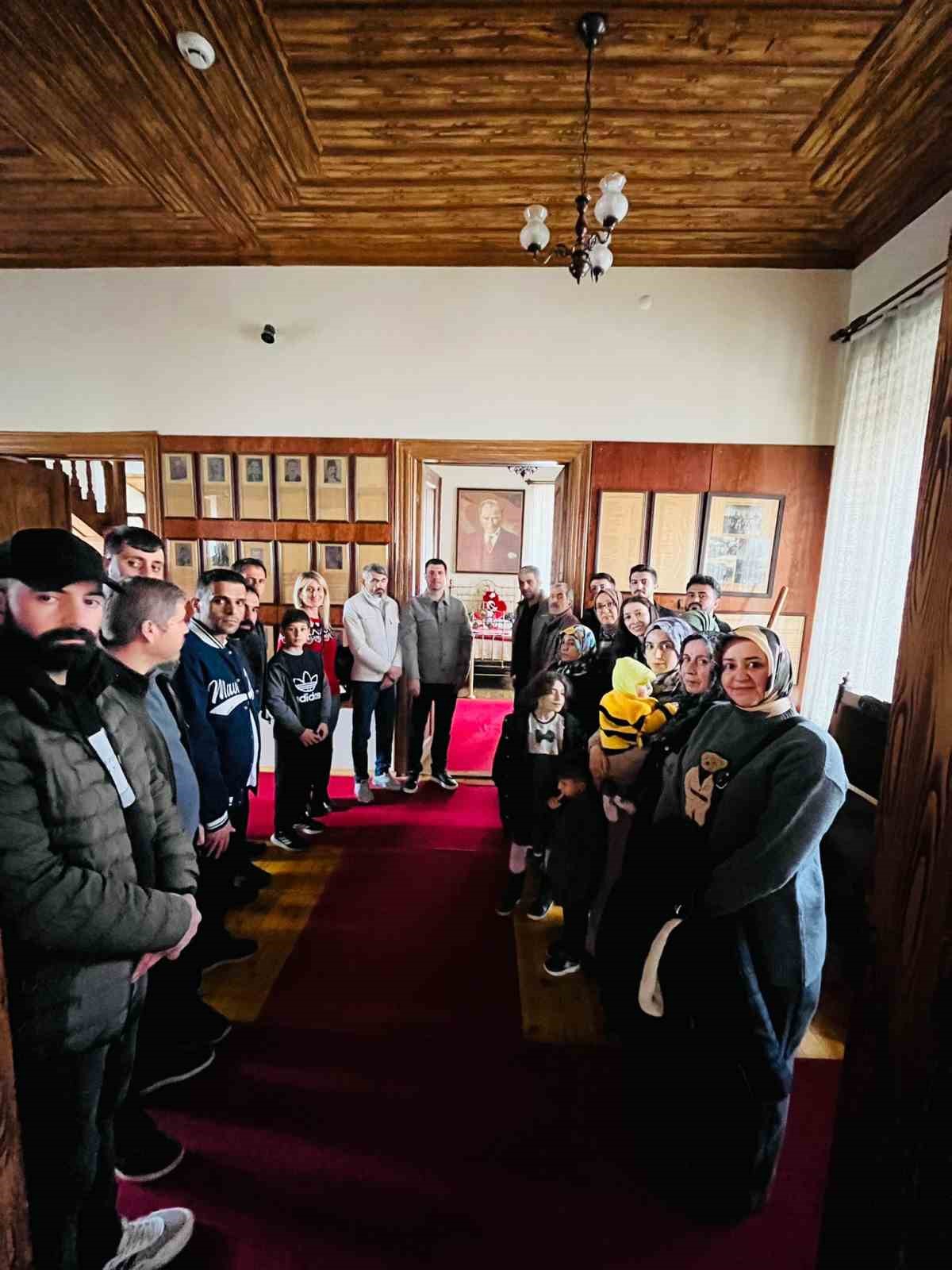 Muşlu gen&ccedil;ler, Erzurum&rsquo;un tarihi ve k&uuml;lt&uuml;rel mekanlarını gezdi
