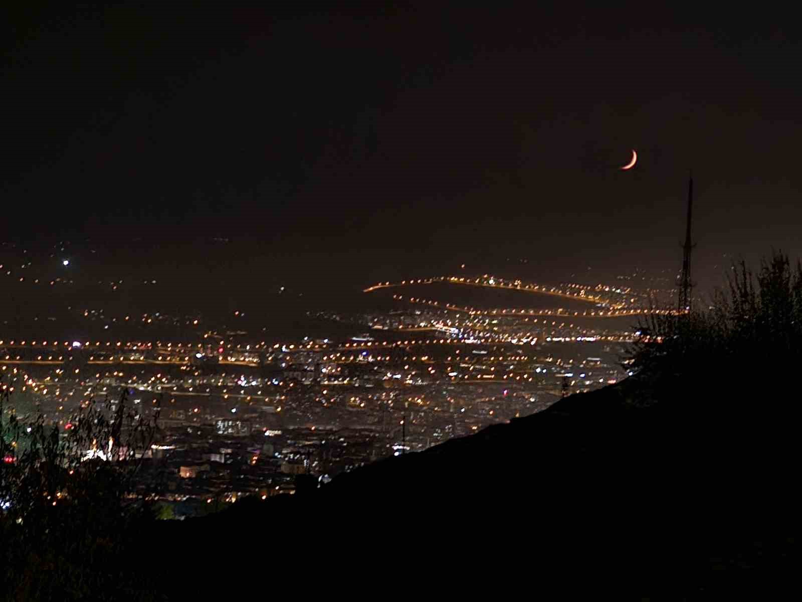 Elazığ’da hilal ay hayran bıraktı