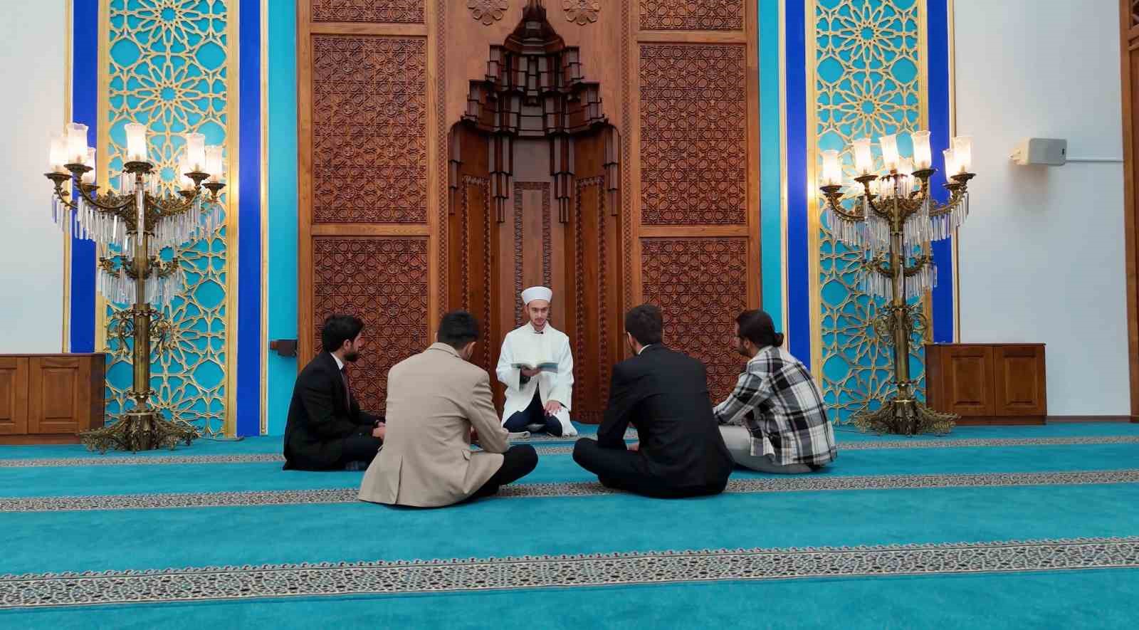 Geleceğin din görevlileri Erzincan’da eğitim alıyor