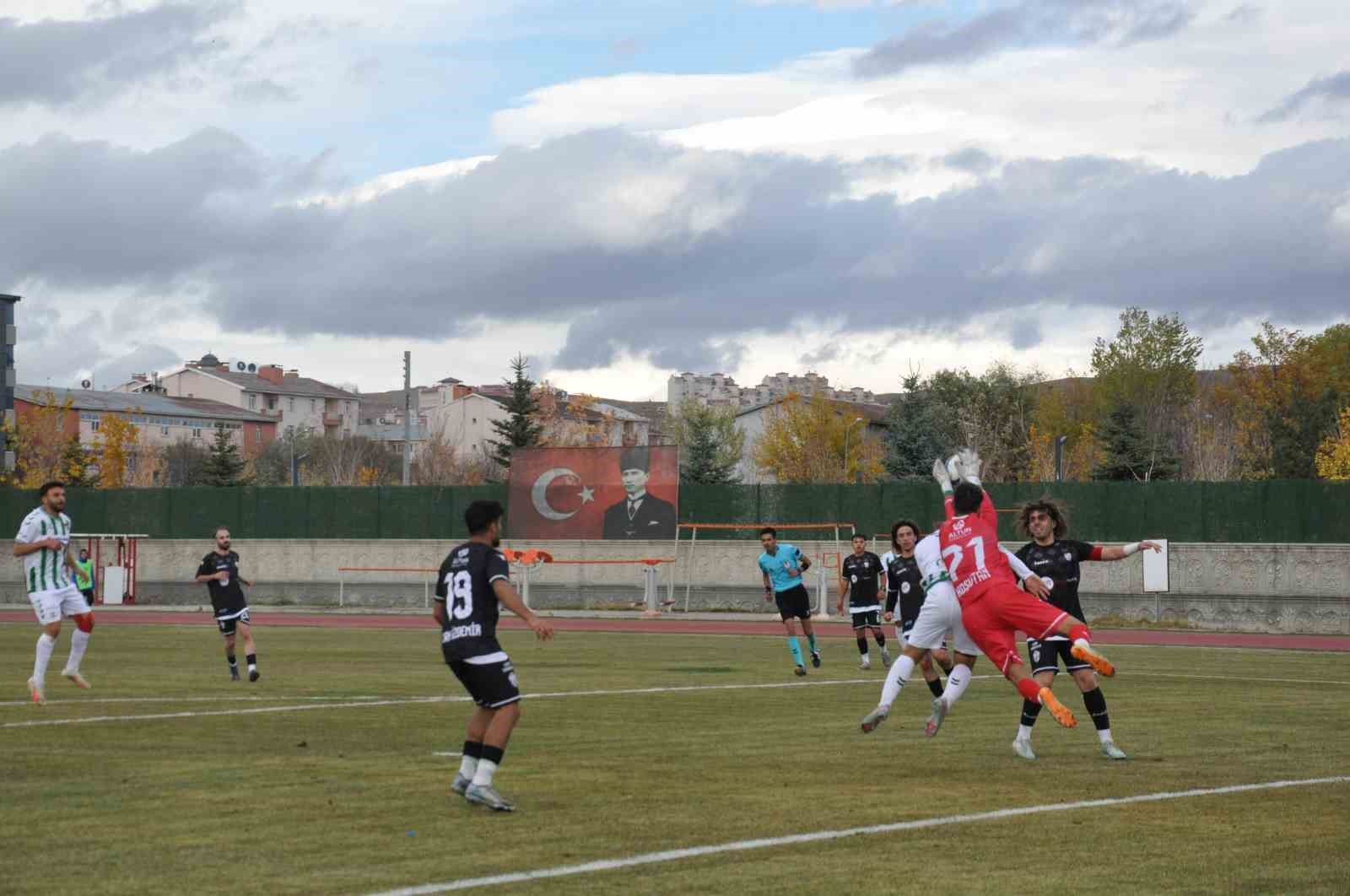 Kars 36 Spor: 3 Bulanık Kop Spor: 0