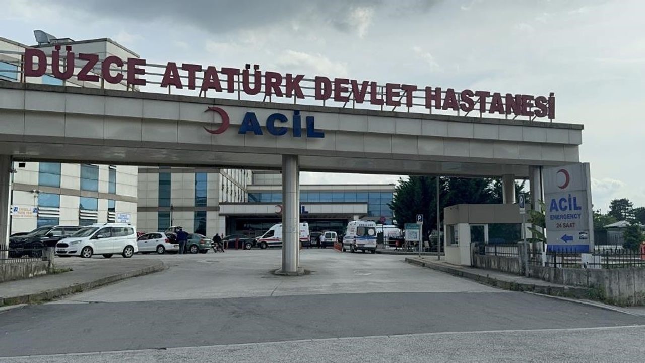 İki motosiklet kafa kafaya çarpıştı: 3 ağır yaralı