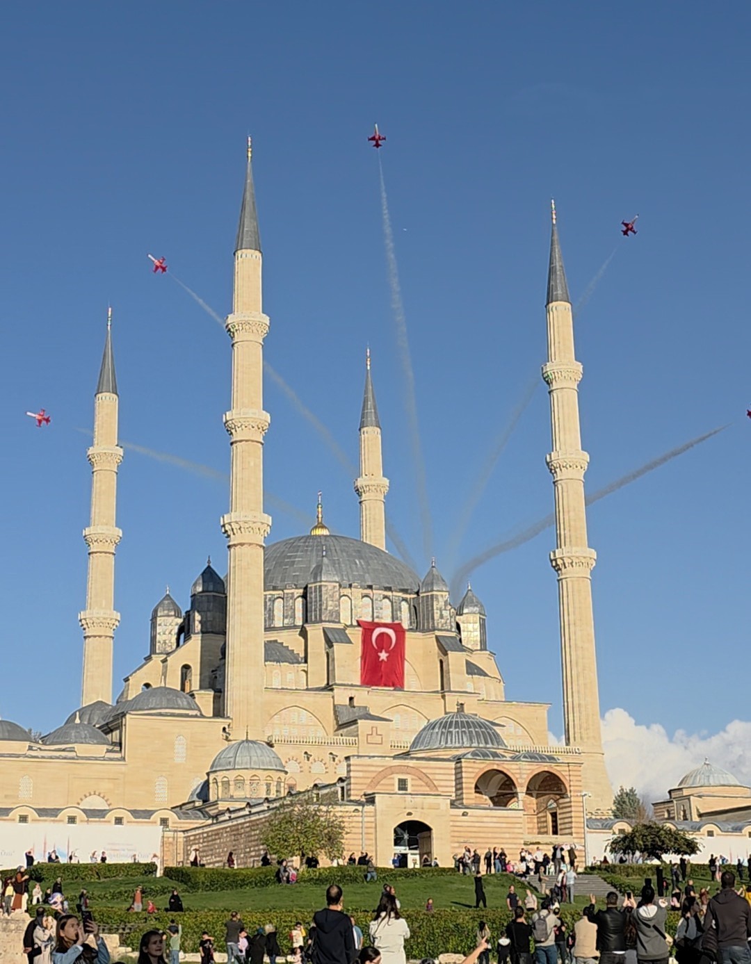Türk Yıldızları Edirne’de nefes kesti

