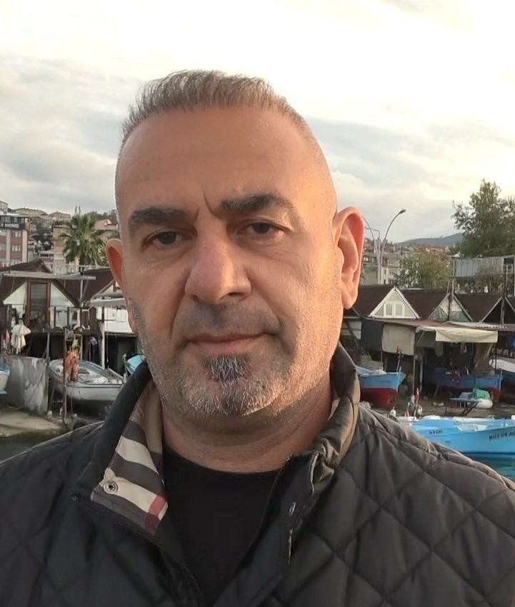 Faroz Limanı&rsquo;nı dev dalgalardan korumak i&ccedil;in 21 tonluk beton blokların d&ouml;k&uuml;m&uuml; s&uuml;r&uuml;yor
