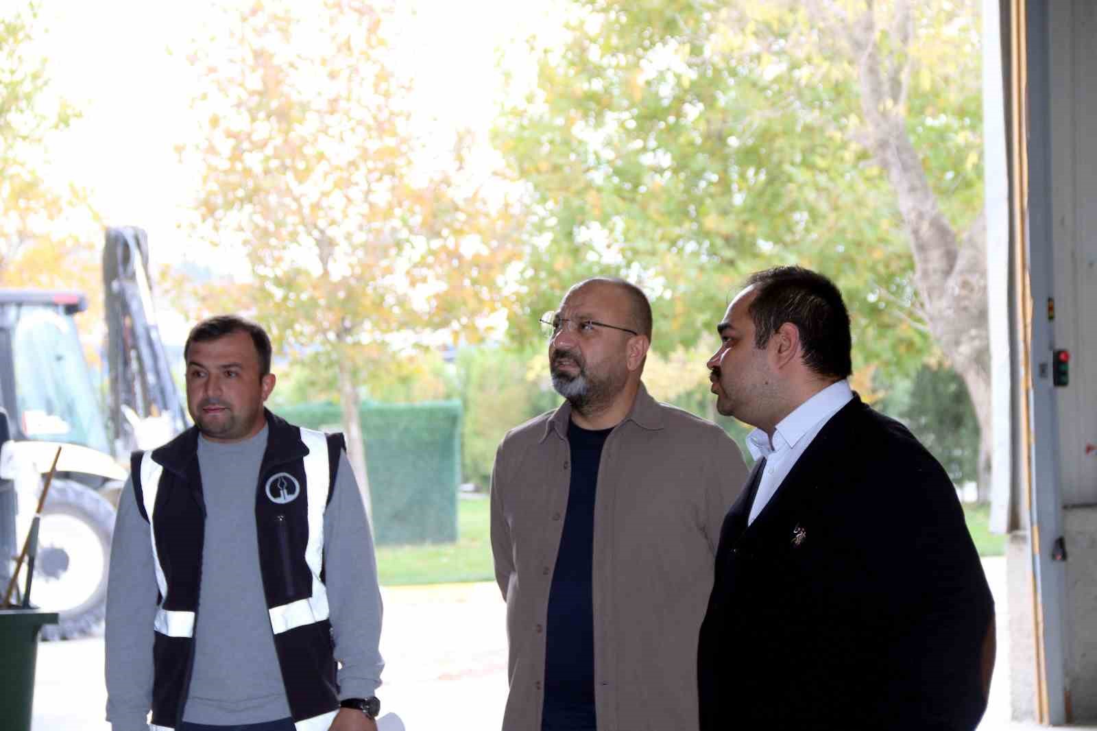 K&uuml;tahya OSB Y&ouml;netim Kurulu Başkanı: "OSB&rsquo;de hem sanayicimizin ihtiya&ccedil;larına hem de &ccedil;alışanlarımızın konforuna y&ouml;nelik projeleri kararlılıkla s&uuml;rd&uuml;r&uuml;yoruz"
