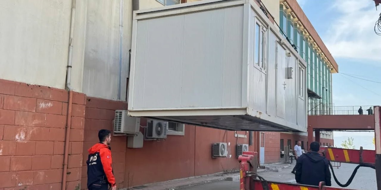AFAD, Şırnak Devlet Hastanesine 10 yaşam konteyneri desteğinde bulundu