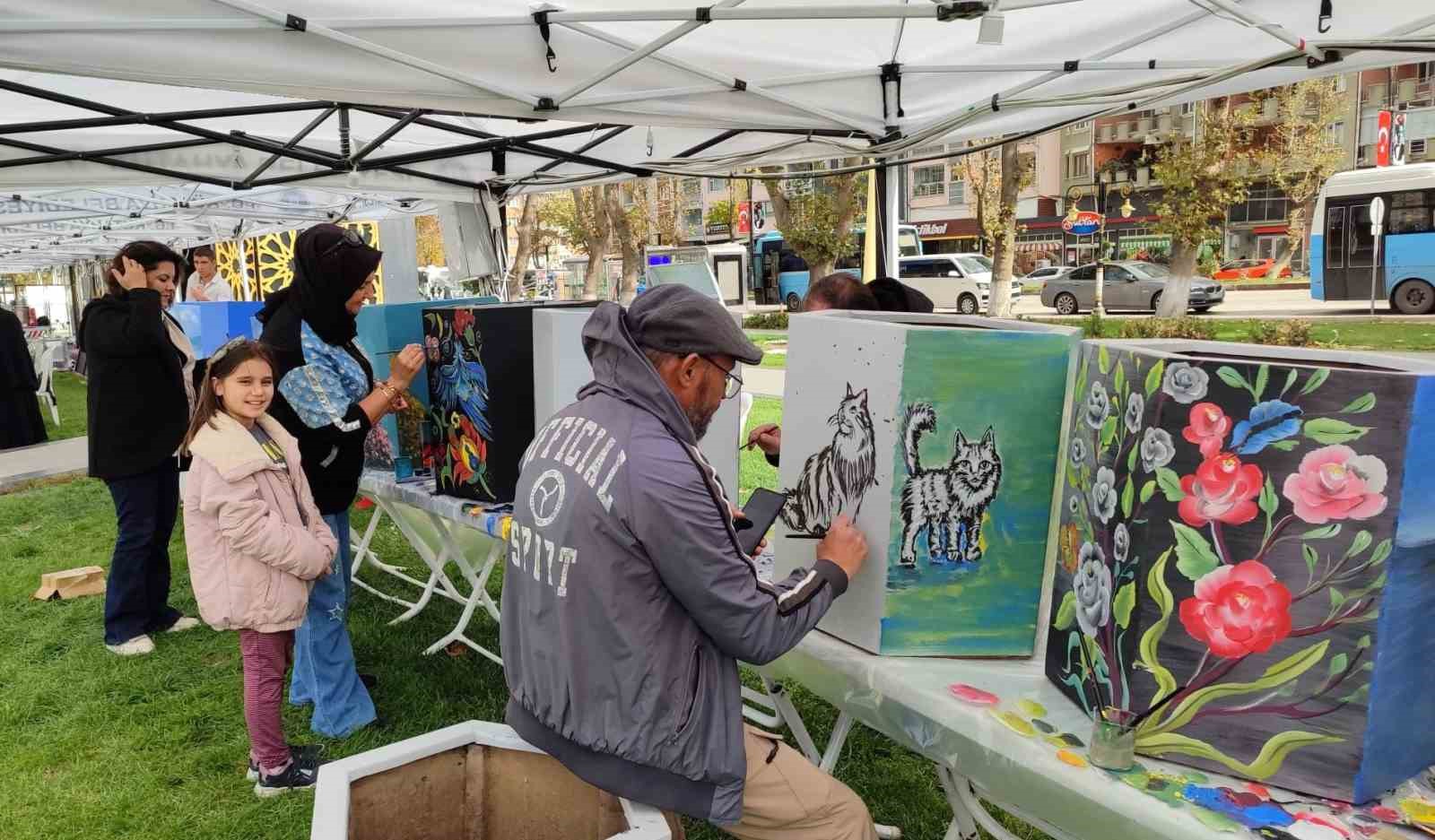 Kütahya Belediyesi’nden renkli etkinlik: Çiçek Saksılığı Resimleme Yarışması