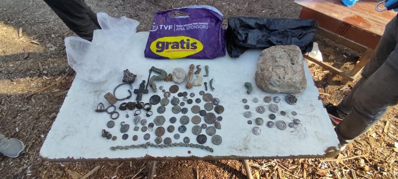 Adana’da kaçakçılık operasyonu: 18 gözaltı