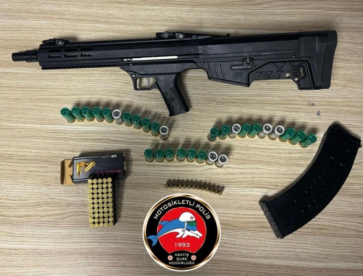 İzmir’de polis son bir haftalık denetim raporunu açıkladı