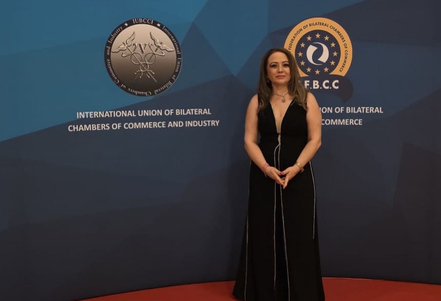 Prof. Dr. Aysun Bay&rsquo;a "Avrupa&rsquo;nın En Başarılı T&uuml;rk Kadını" &Ouml;d&uuml;l&uuml;
