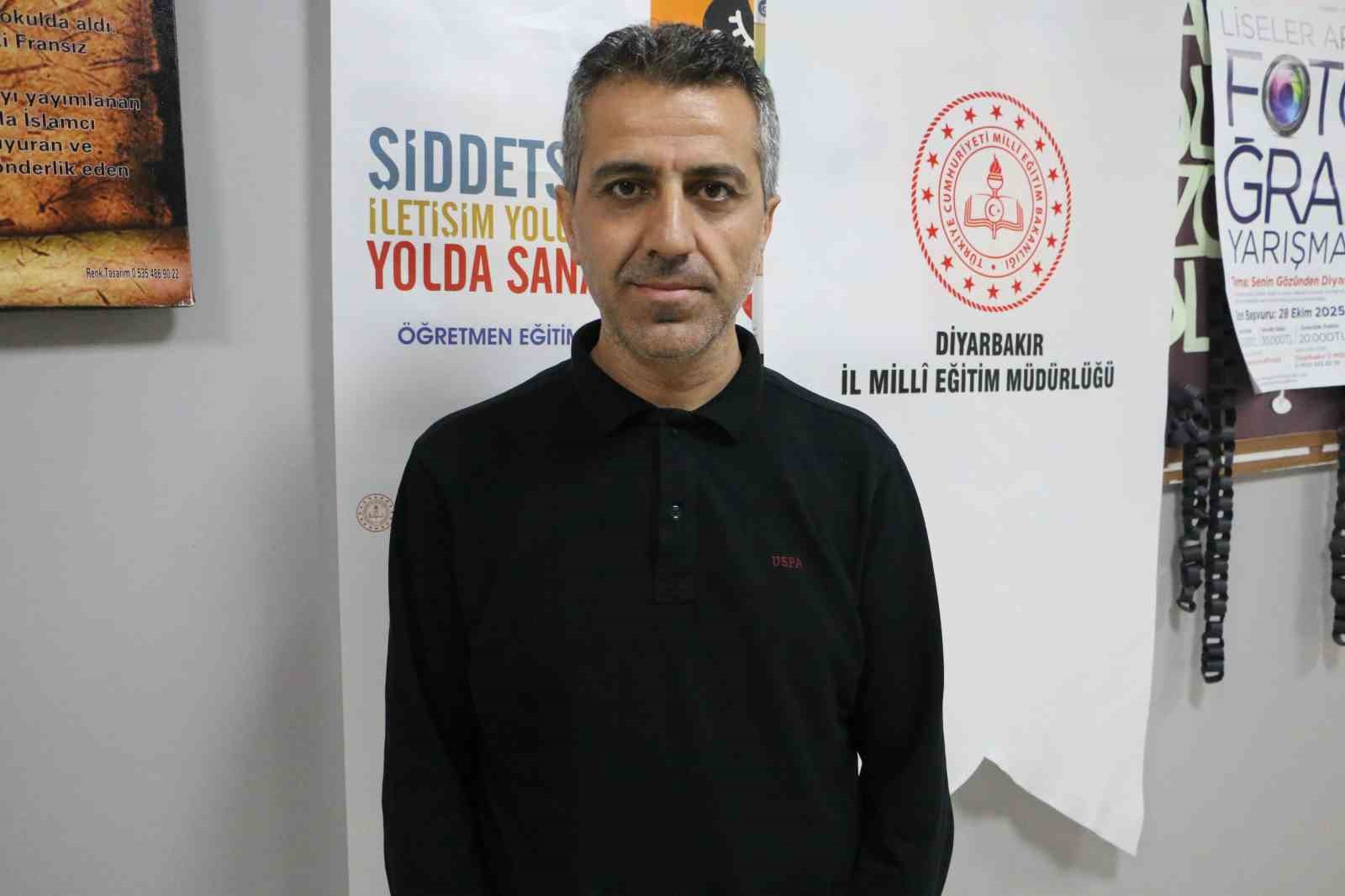 Diyarbakır&rsquo;da "Şiddetsiz İletişim Yoluyla Yolda Sanat" eğitimi

