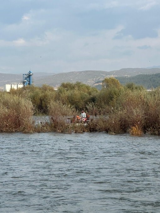 Murat Nehri’nde mahsur kalan vatandaşlar kurtarıldı