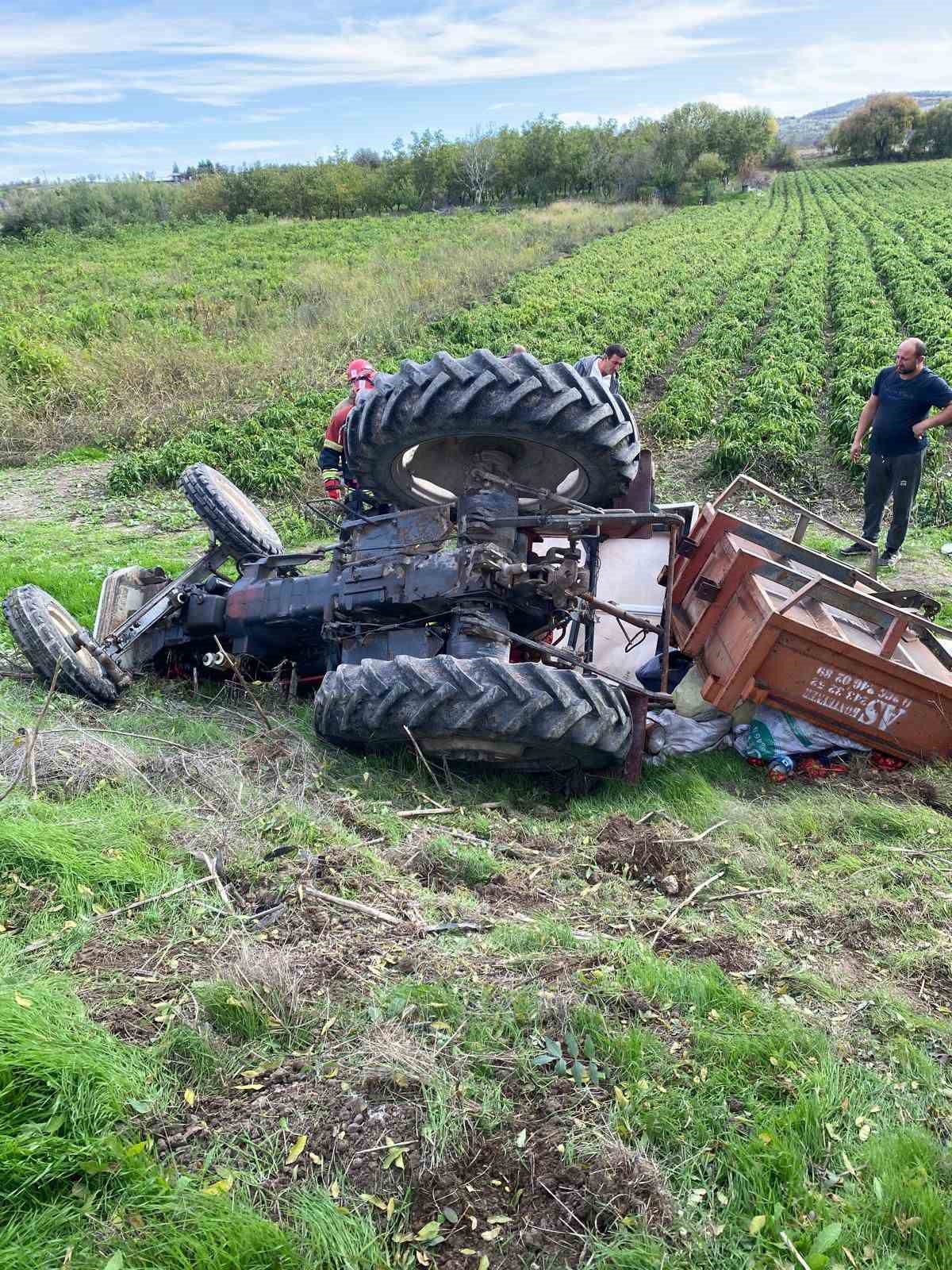 Balıkesir&rsquo;de trakt&ouml;r devrildi: 1 yaralı
