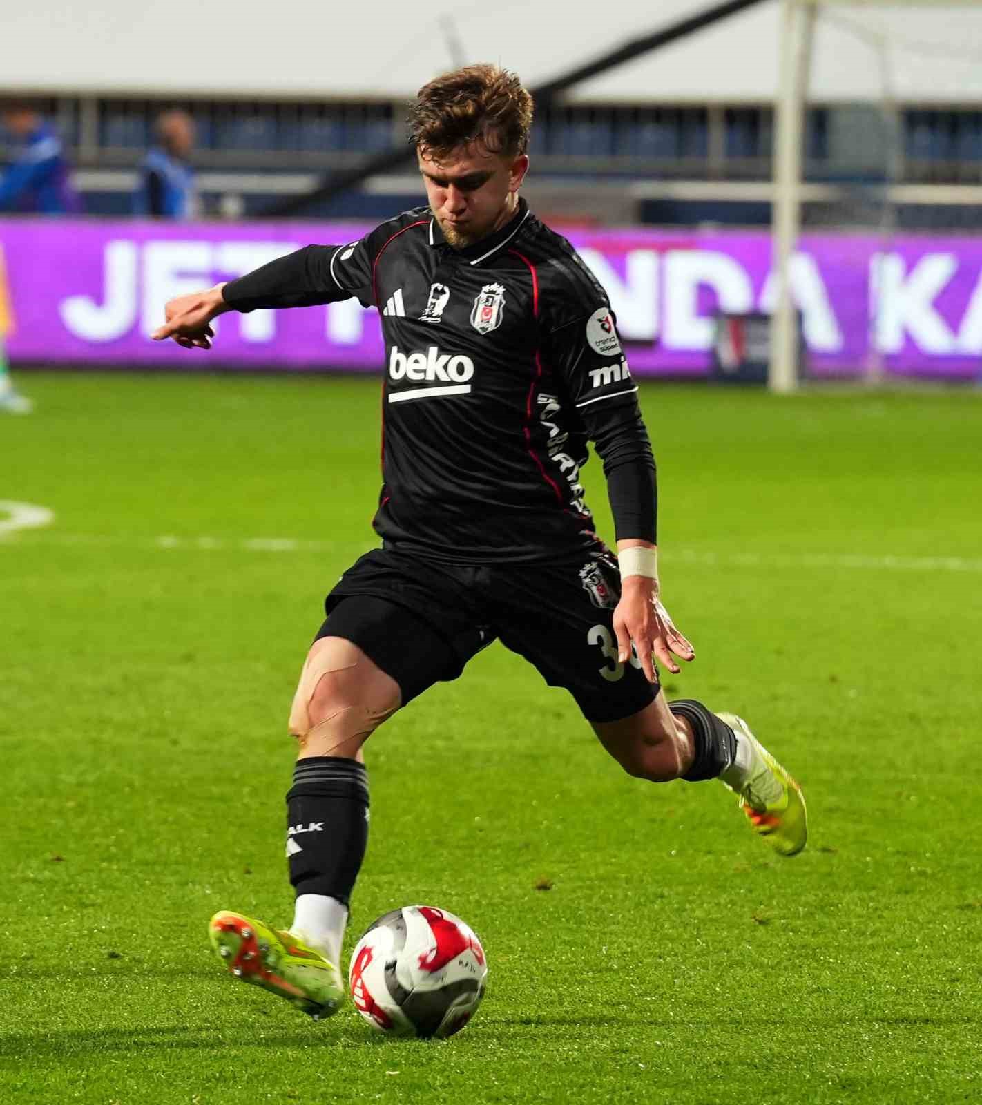 Trendyol S&uuml;per Lig: Kasımpaşa: 1 - Beşiktaş: 1 (İlk yarı)
