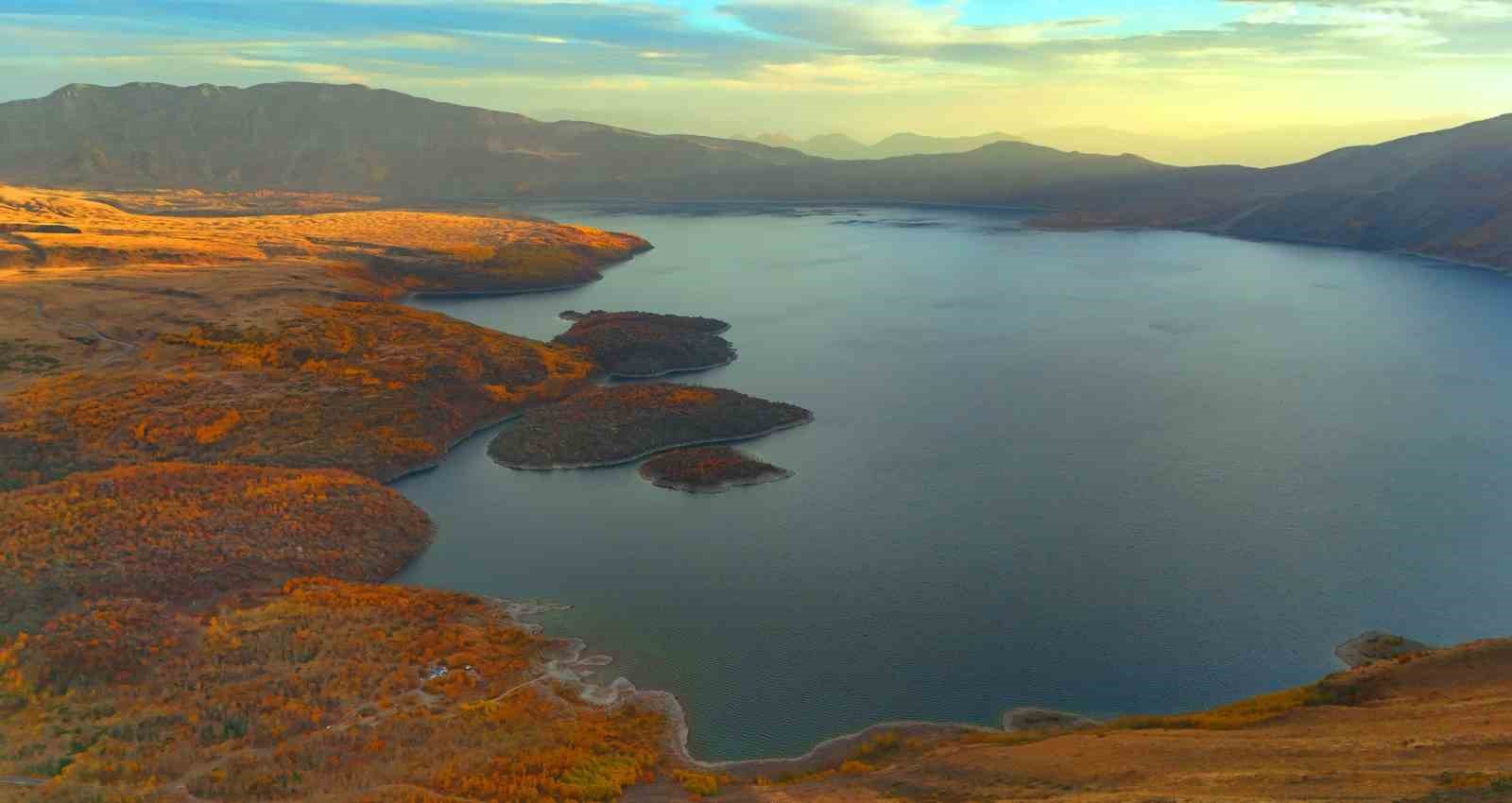 Nemrut Kalderası’ndaki sonbahar güzelliği mest etti