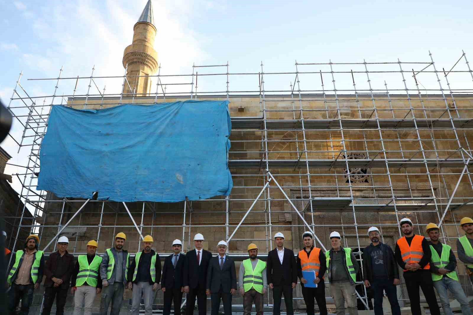 Tarihi Sungurbey Cami yeniden ibadete a&ccedil;ılacak
