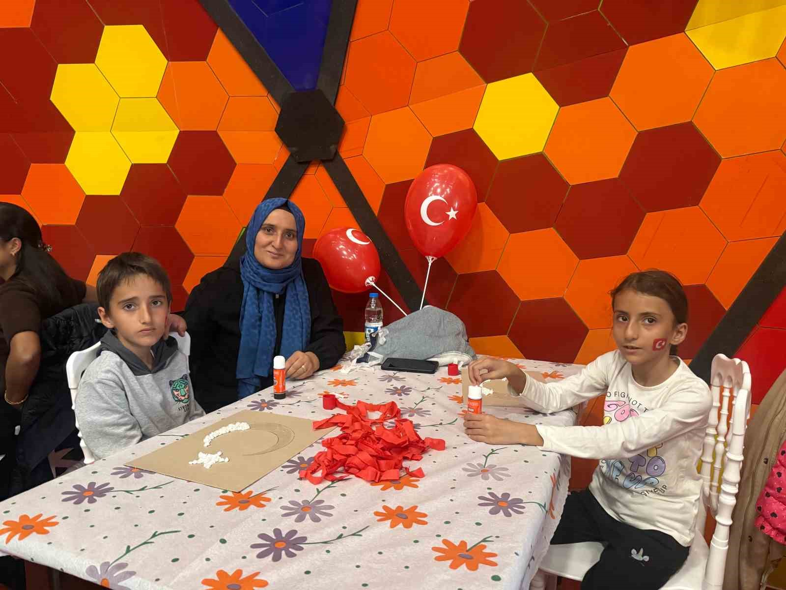 Cumhuriyet coşkusu aile atölyesinde yaşandı