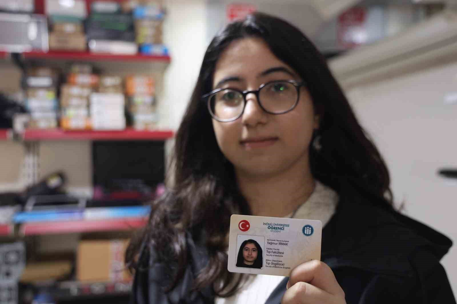 4 yaşında doktor olacağını söylemişti, 14 sene sonra Tıp Fakültesini kazandı