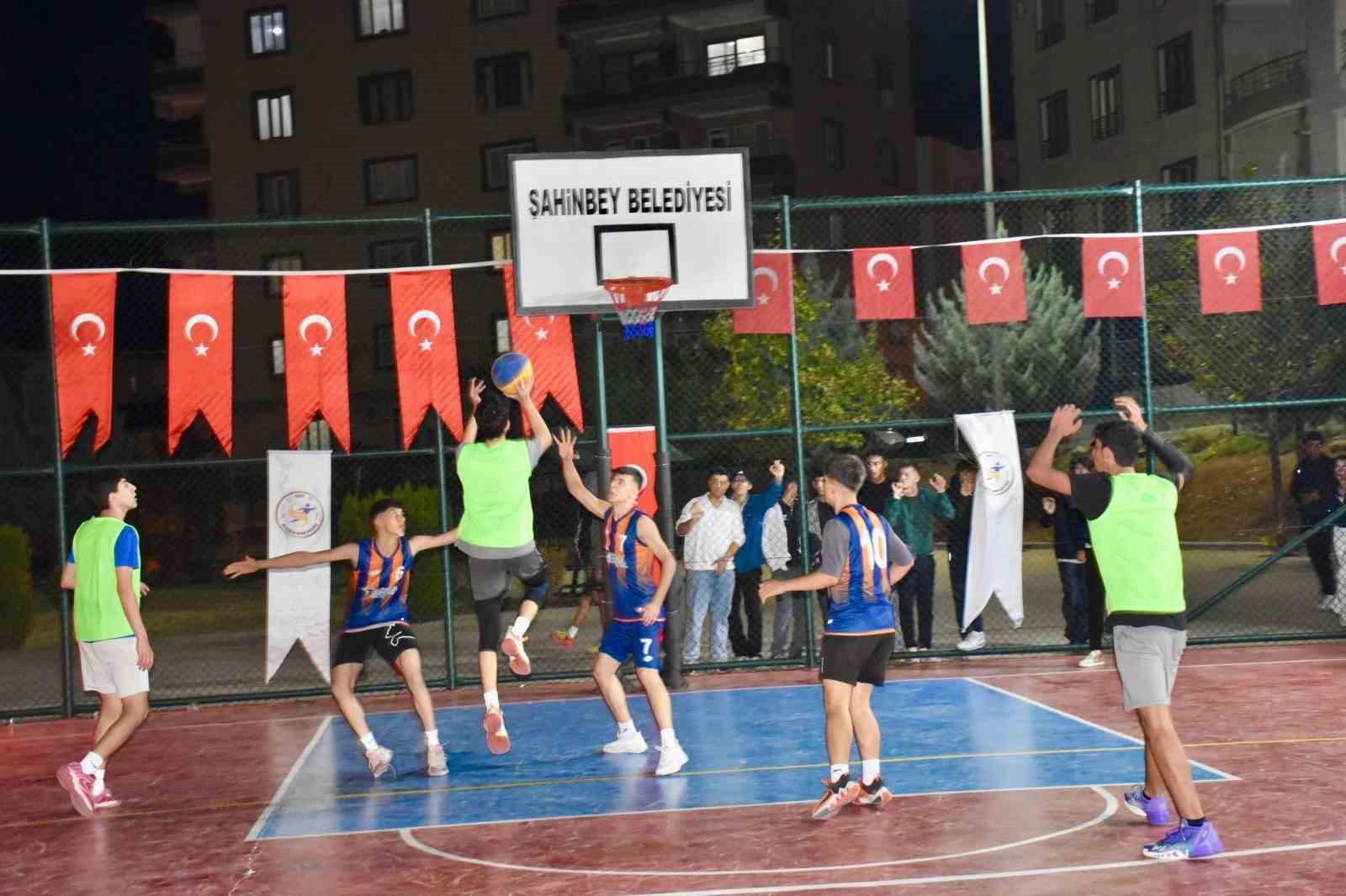 Siirt’te 4.’sü düzenlenen 3x3 Sokak Basketbolu Turnuvası sona erdi