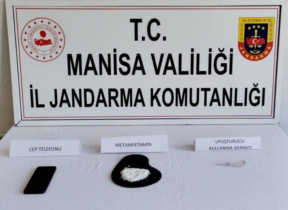 Manisa Jandarmasından uyuşturucuya ge&ccedil;it yok
