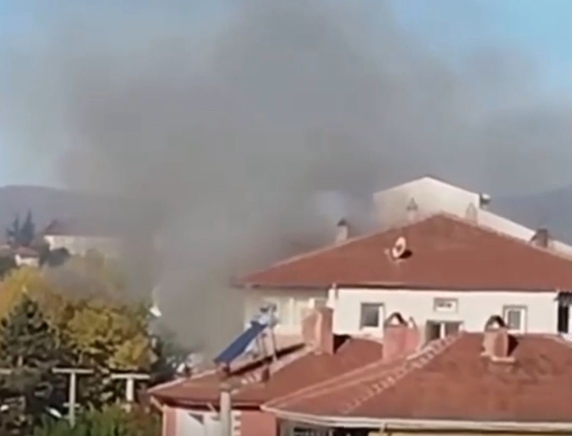 Bolu’da apartman dairesi alev alev yandı