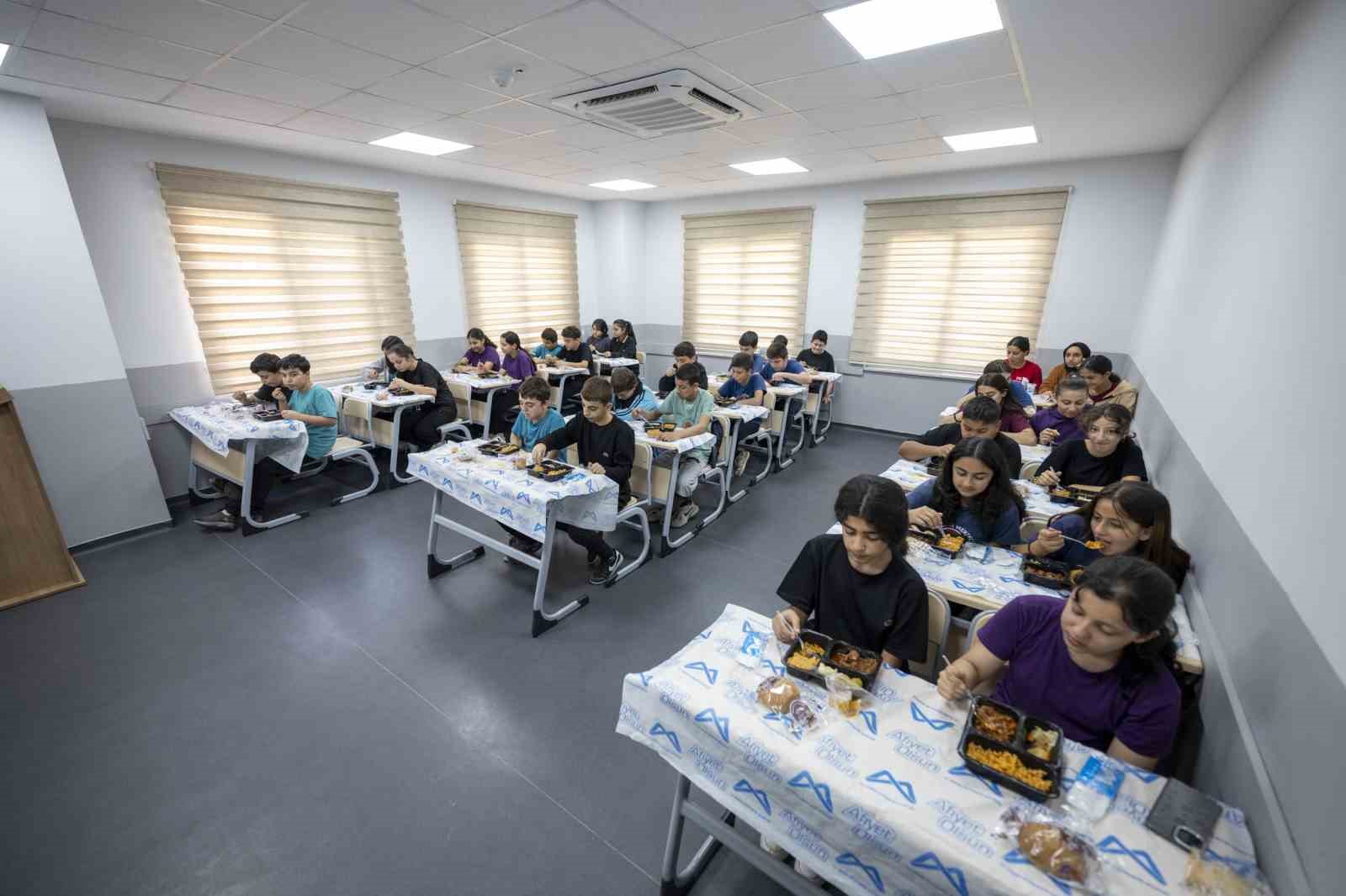 Mersin’de LGS’ye hazırlanan öğrencilere destek