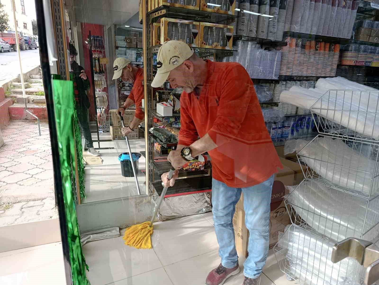 Tekirdağ’da su patlağı esnafı mağdur etti