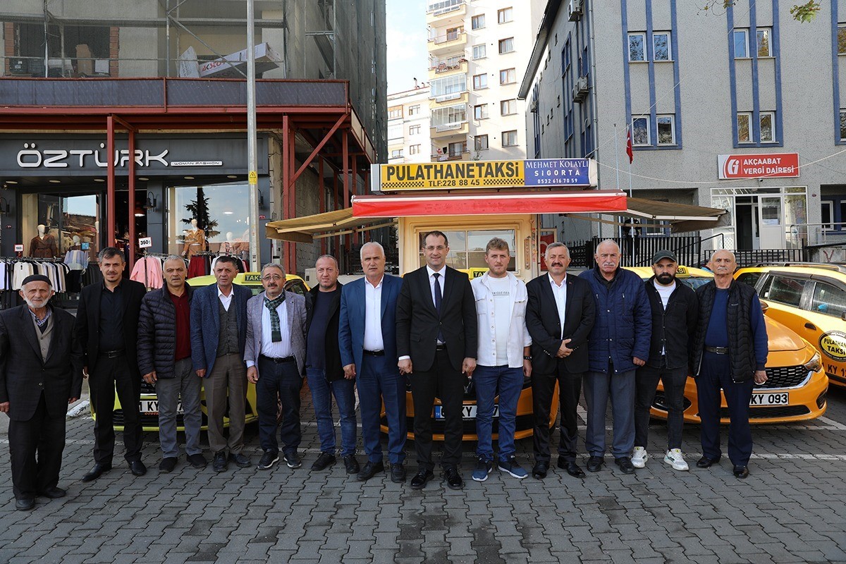 Başkan Ekim&rsquo;den taksici esnafını ziyaret
