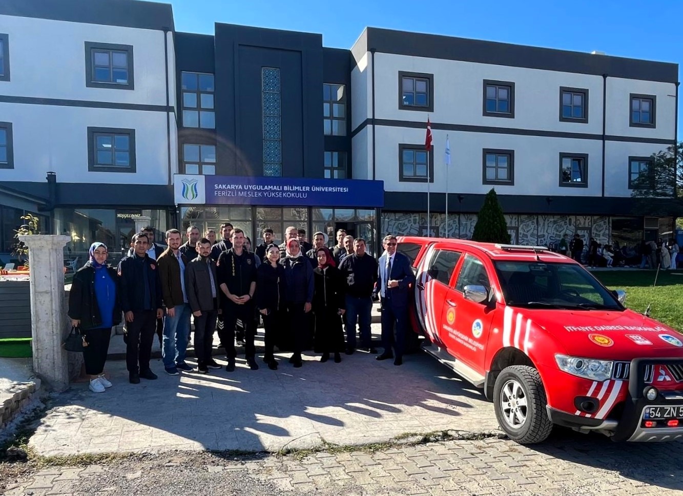 &Uuml;niversite &ouml;ğrencileri yangına karşı tatbikatla bilin&ccedil;lendirildi
